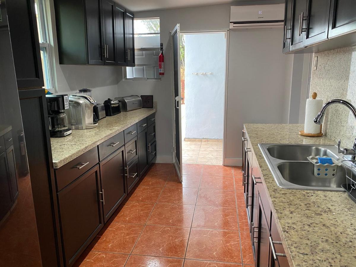 Main House 3 Bed 2 Bath & 1 Bed 1 Bath Hébergement de vacances Miami
