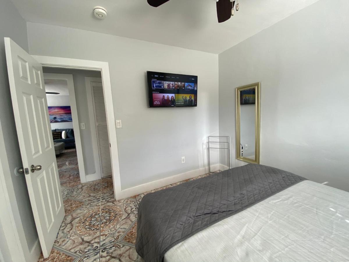 Main House 3 Bed 2 Bath & 1 Bed 1 Bath Hébergement de vacances Miami
