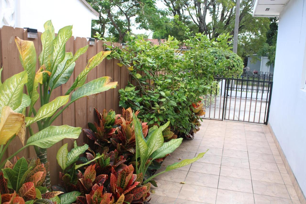 Main House 3 Bed 2 Bath & 1 Bed 1 Bath Hébergement de vacances Miami